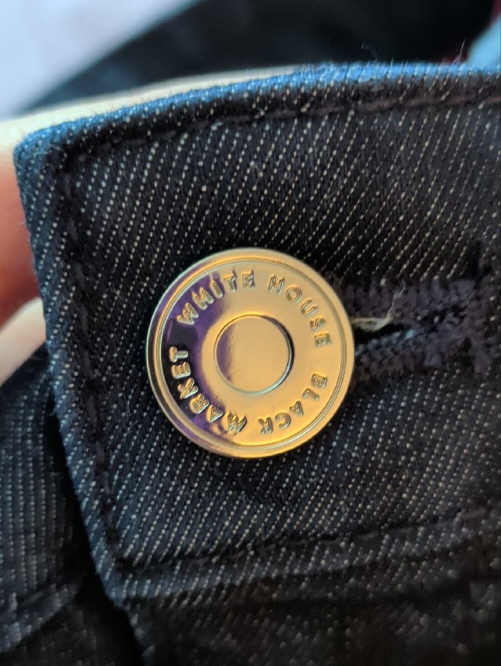 White House Black Market Women's Dark Wash Skinny Jeans - Picture 6 of 6